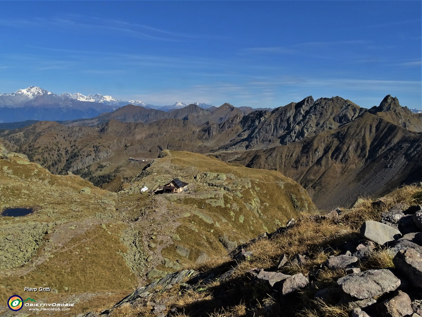 43 Vista sul Benigni salendo in Cima Piazzotti.JPG